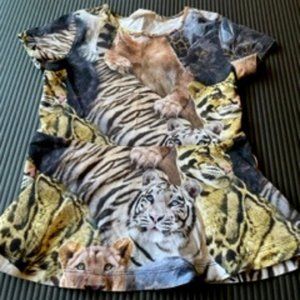 Molo top with peplum bottom